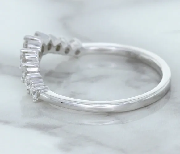0.45ctw Diamond Curved Band in 18K White Gold
