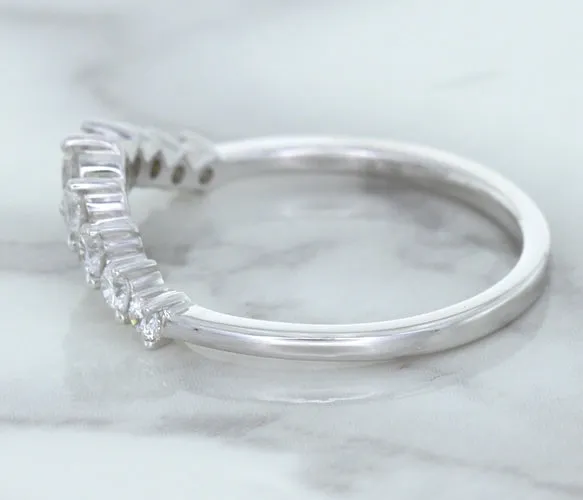 0.45ctw Diamond Curved Band in 18K White Gold