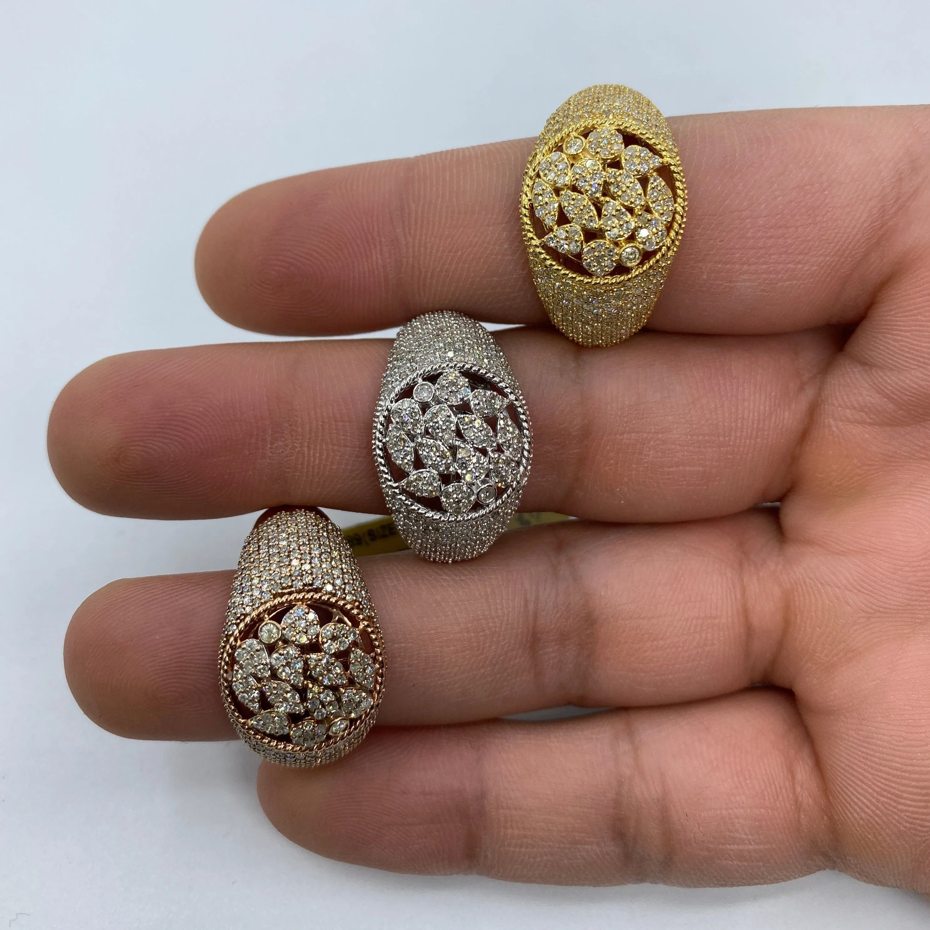 10K Floral Round Diamond Ring
