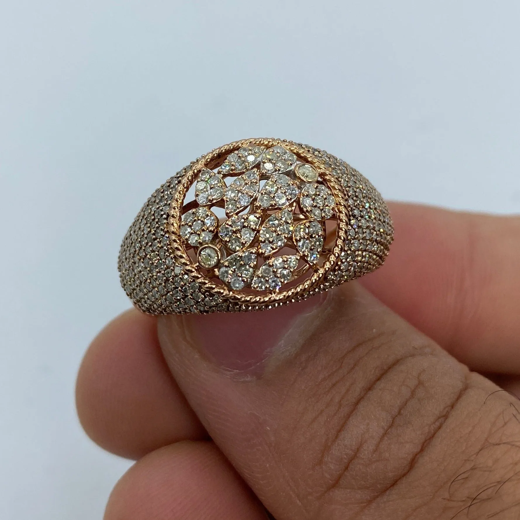10K Floral Round Diamond Ring