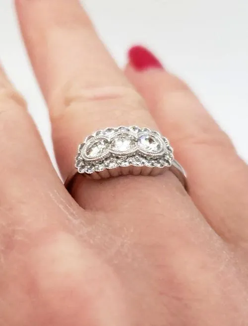 14K WHITE GOLD .75ct VINTAGE STYLE THREE STONE DIAMOND RING