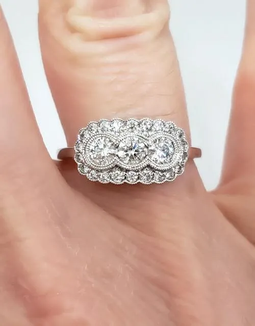 14K WHITE GOLD .75ct VINTAGE STYLE THREE STONE DIAMOND RING