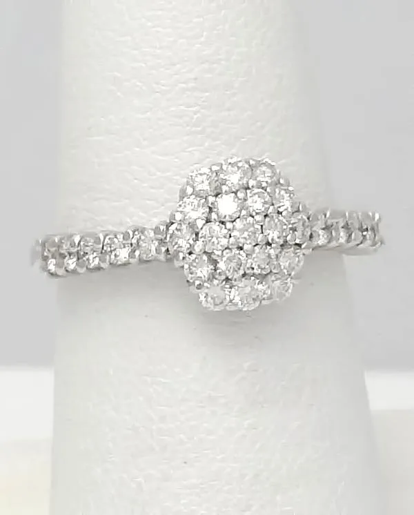 14k White Gold .82ct Round Diamond Cluster Flower Ring