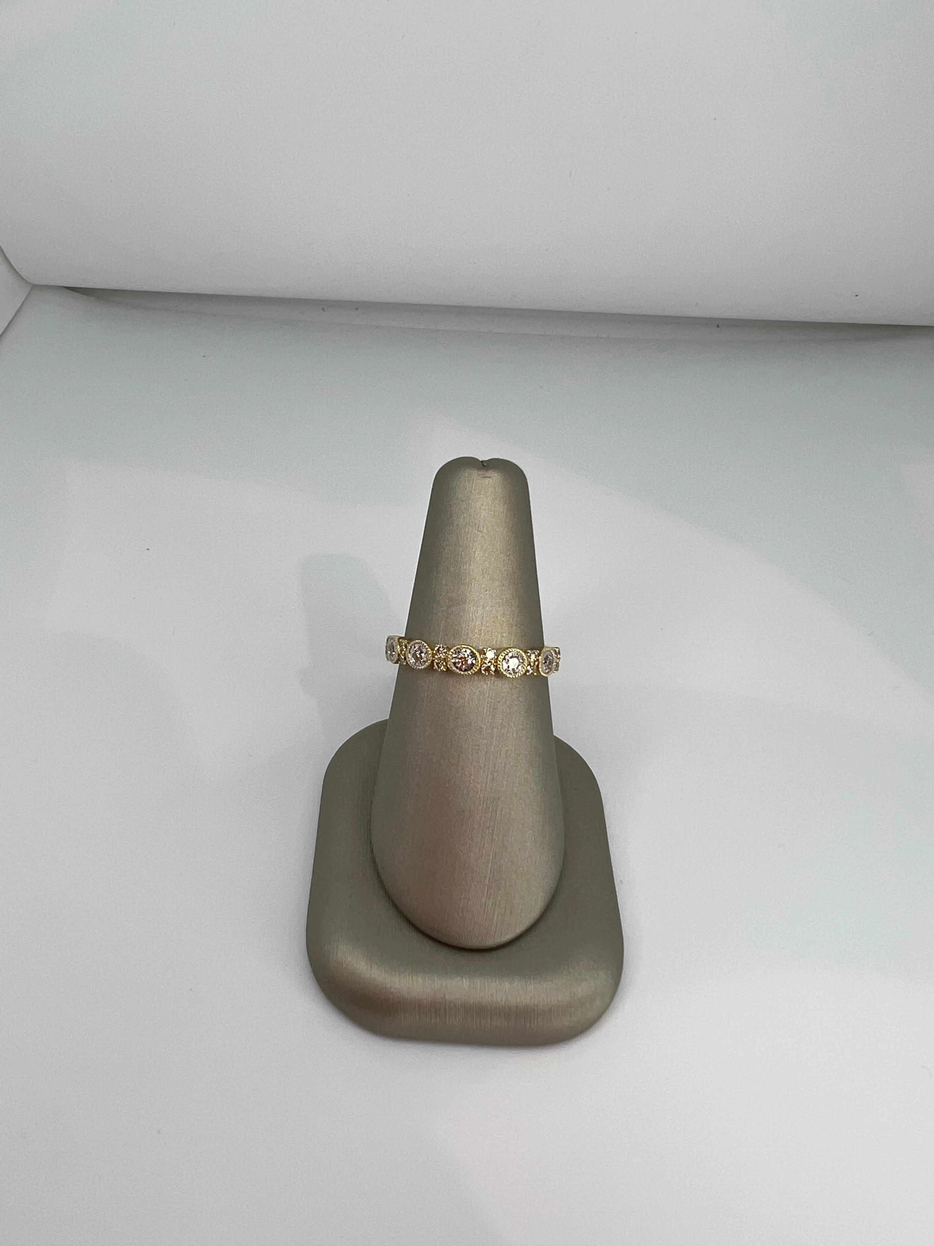 14K Yellow Gold Round Diamonds Ring*