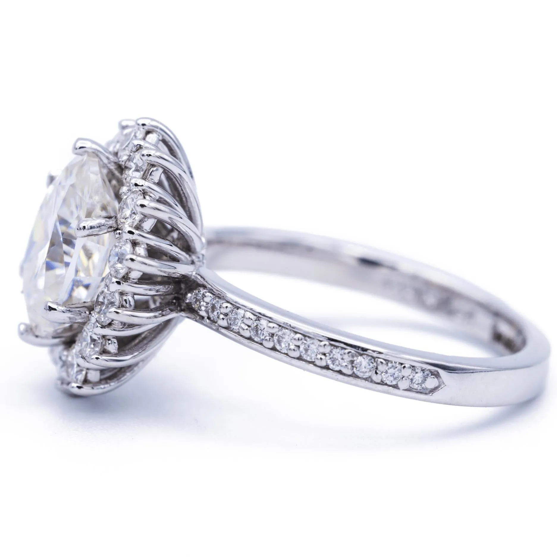 9x7mm Oval Center The Duchess Cluster Halo Ring