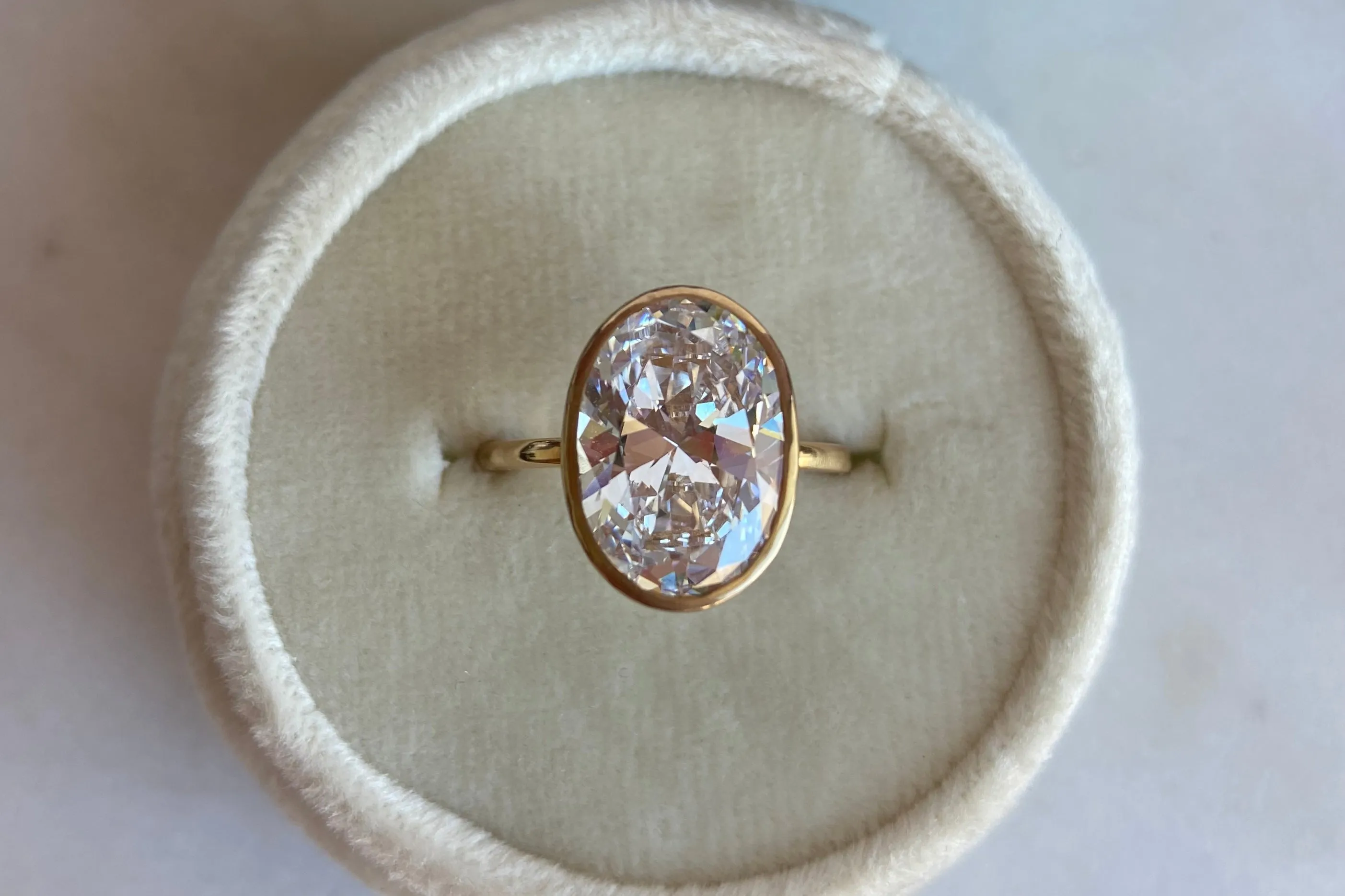 ALLIE (oval)