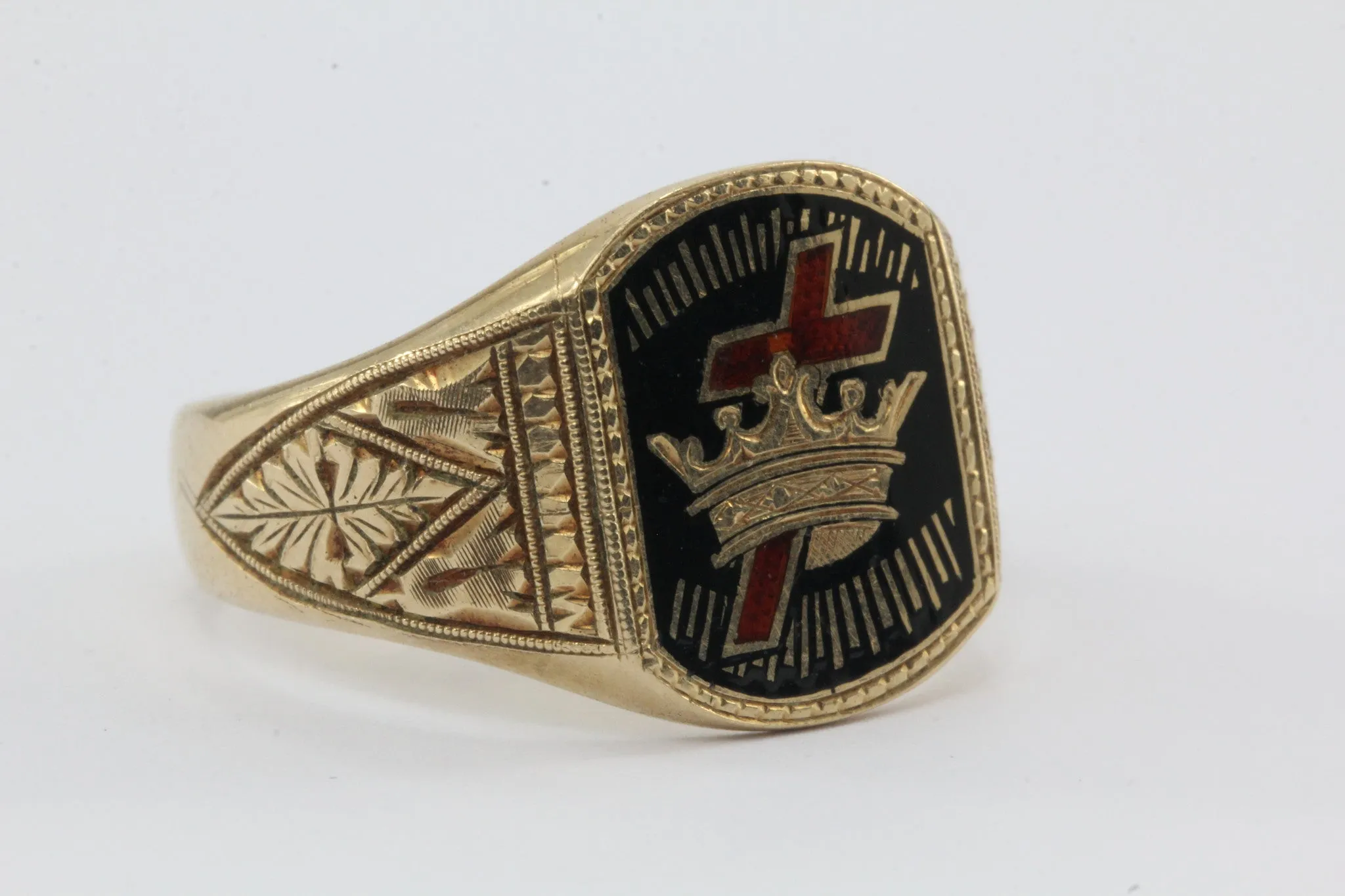 Antique 10K Gold & Enamel Masonic Knights Templar Ring Blood Red Passion Ring