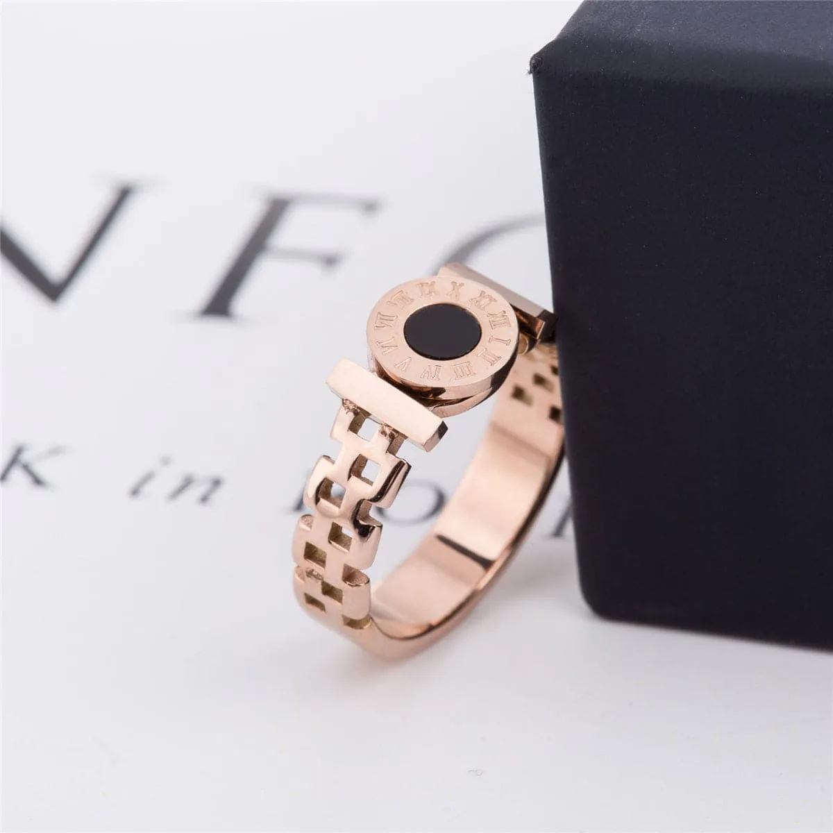 Black Shell & 18K Rose Gold-Plated Roman Numeral Great Wall Ring