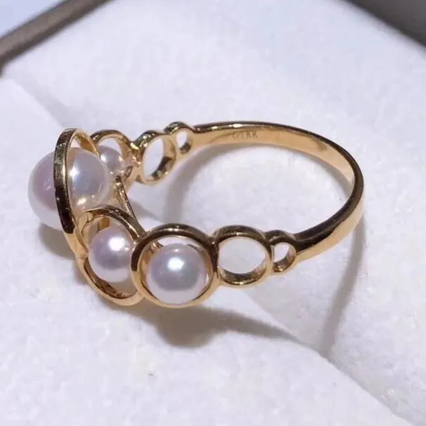 Circle Plate Japanese Akoya Pearl Ring in 18K Yellow Gold