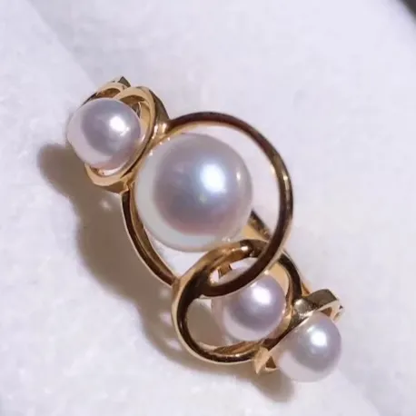 Circle Plate Japanese Akoya Pearl Ring in 18K Yellow Gold