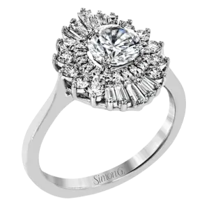 Engagement Ring in 18k Gold with Diamonds