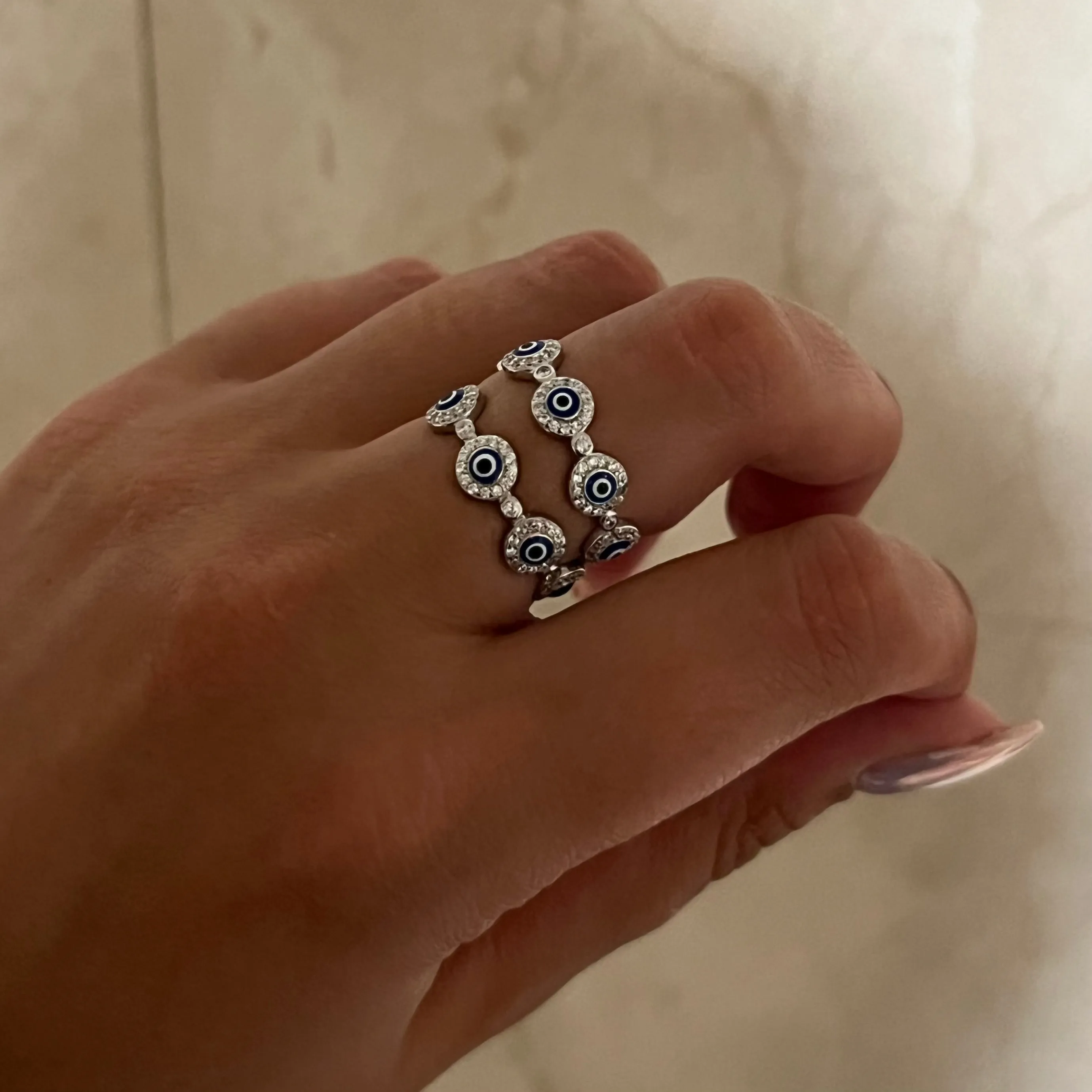 Eva Ring