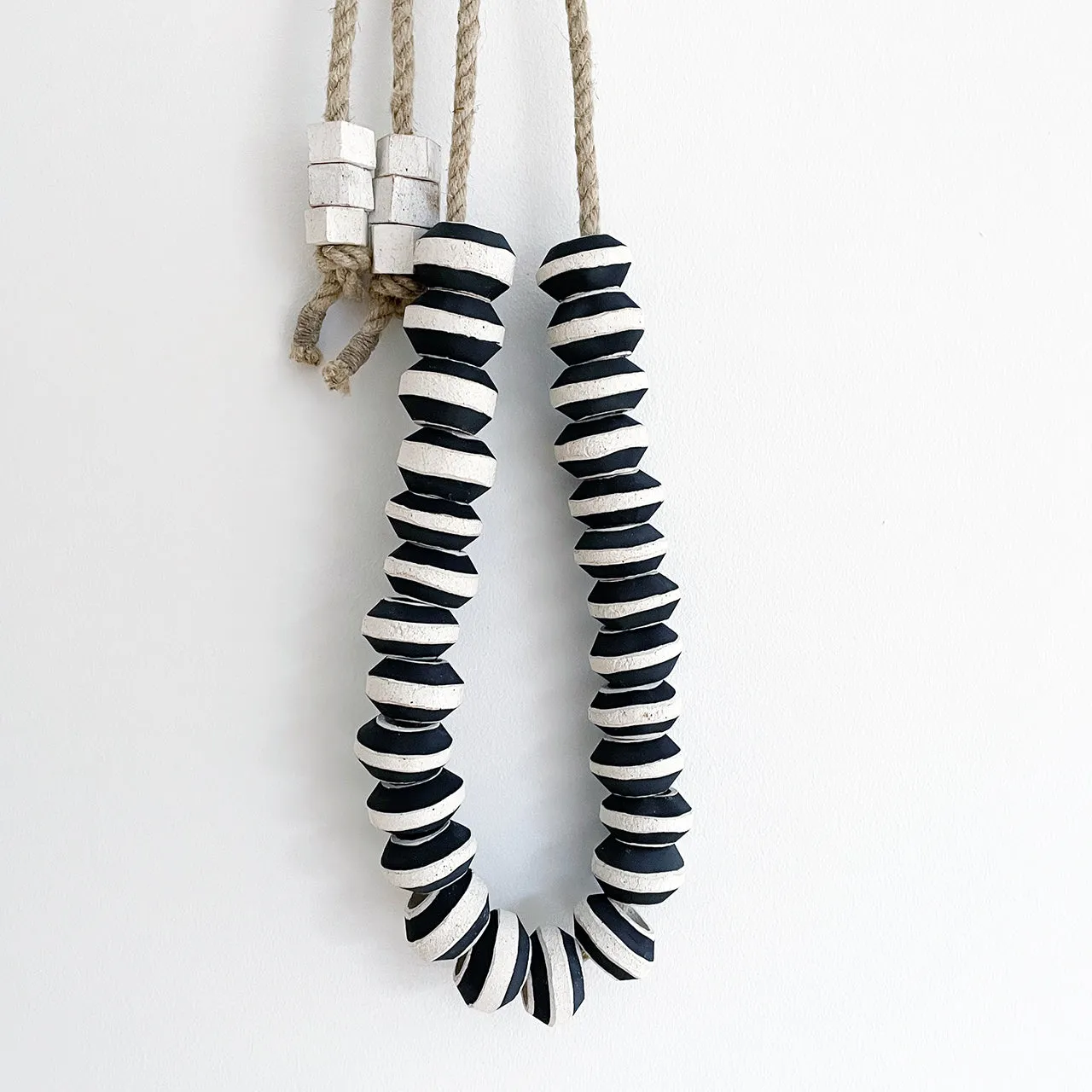 Garland27 Pare LG: Rings Black