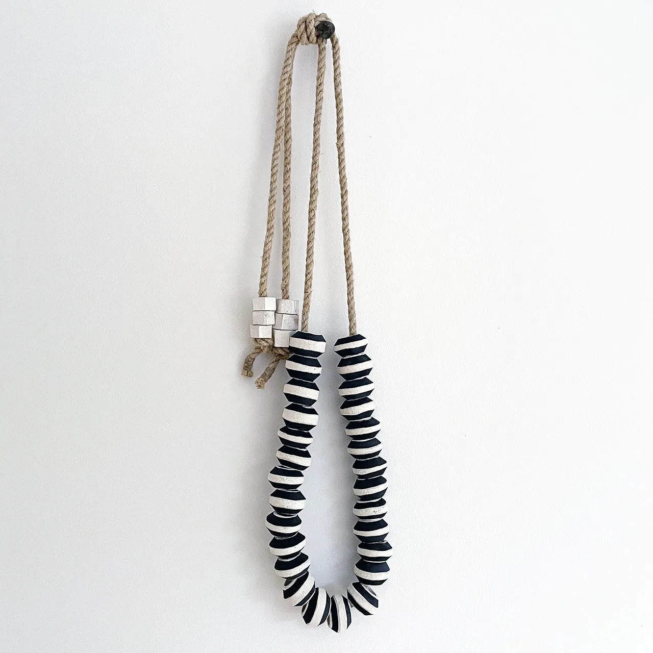 Garland27 Pare LG: Rings Black