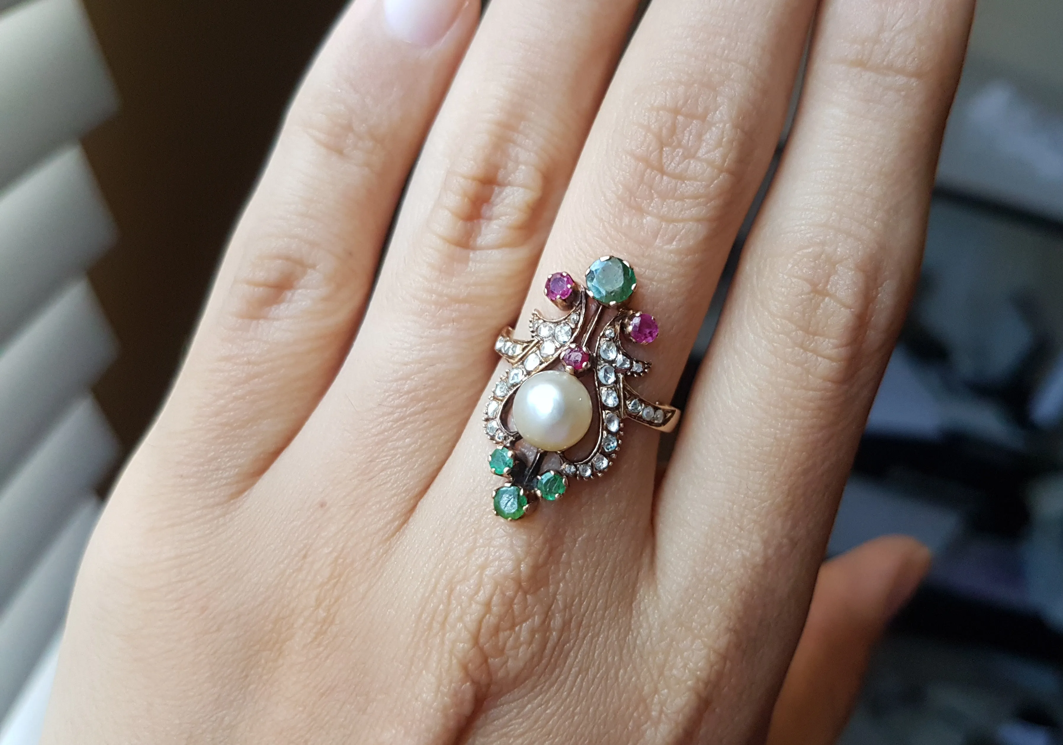 MIXED GEM AND ROSE CUT DIAMOND COCKTAIL RING