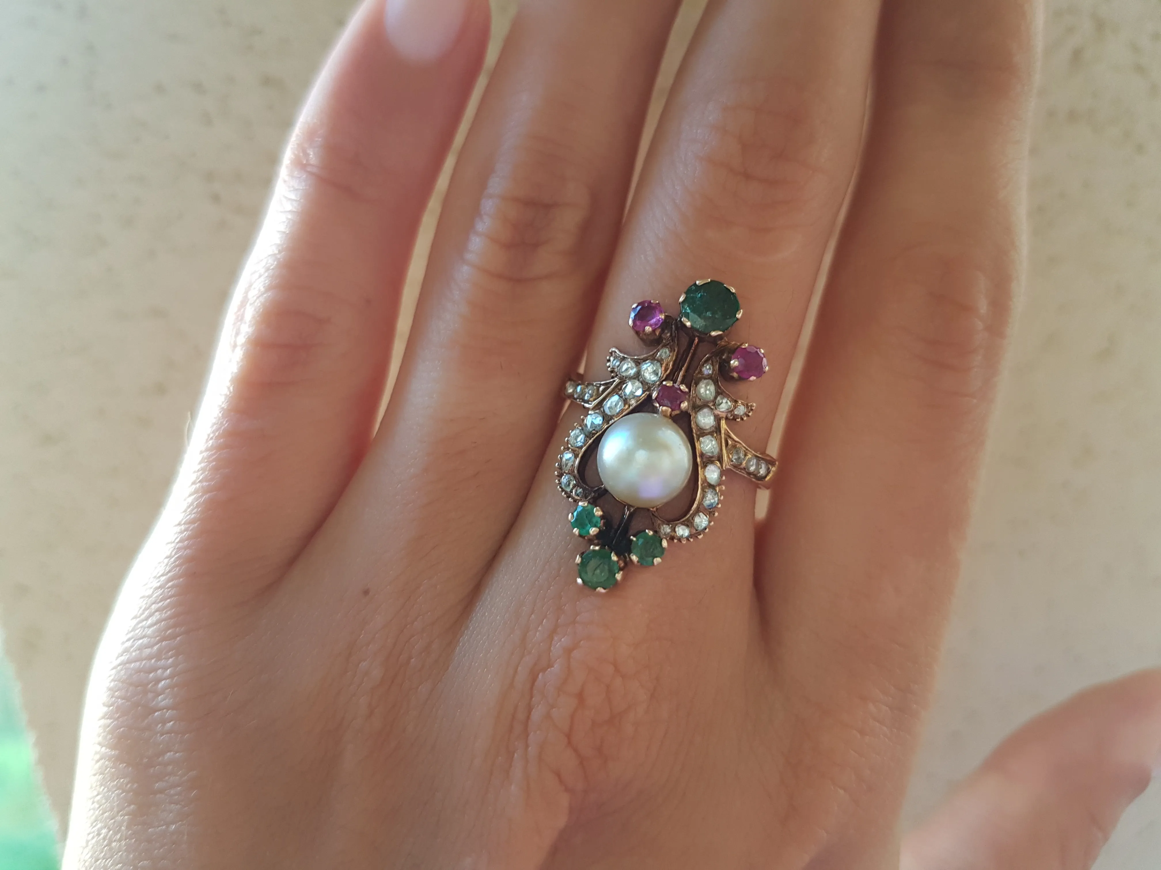 MIXED GEM AND ROSE CUT DIAMOND COCKTAIL RING