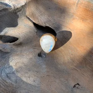 Moonstone Ring in Gold