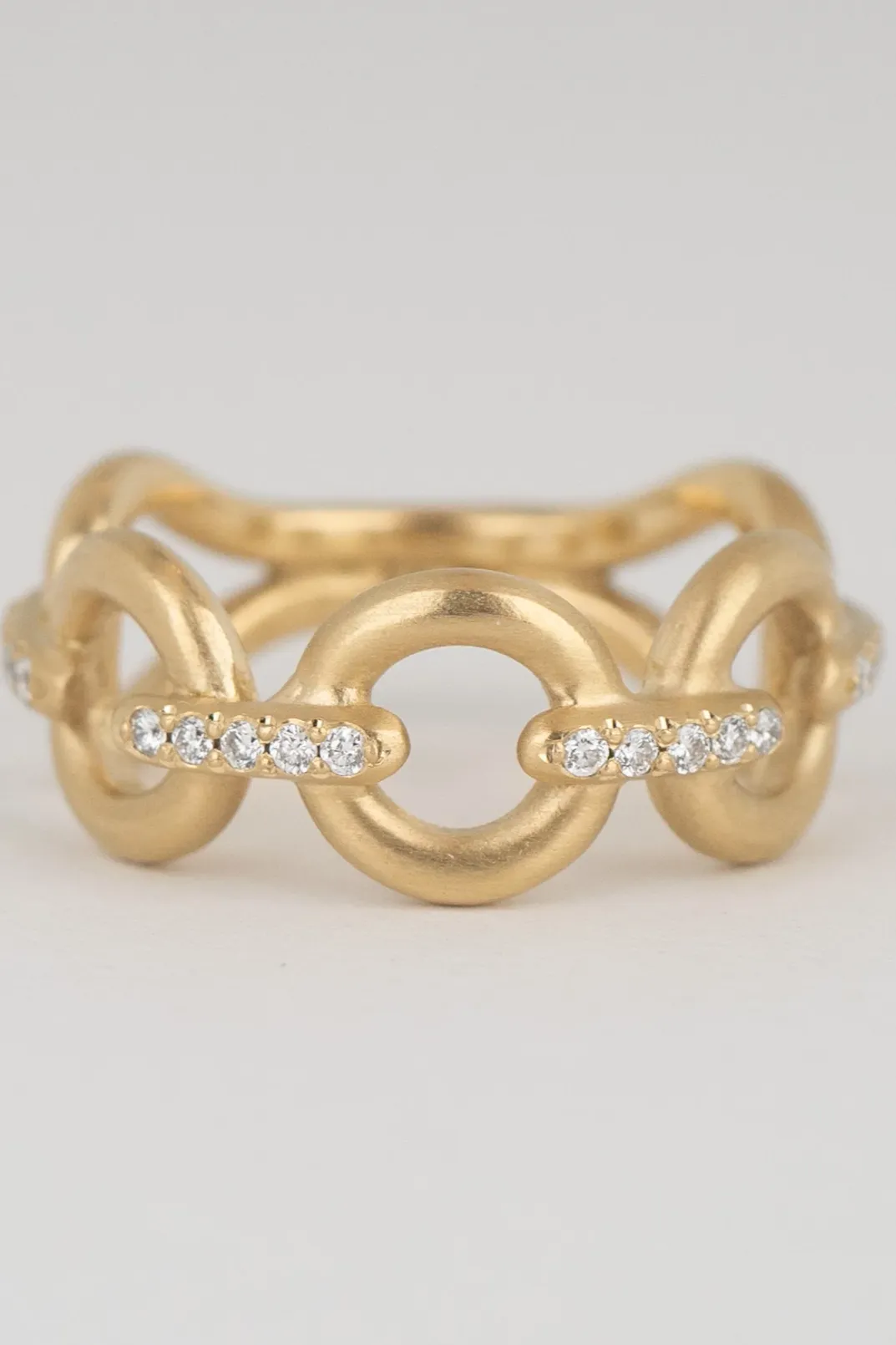 Nexus Pavé Band Chain Ring