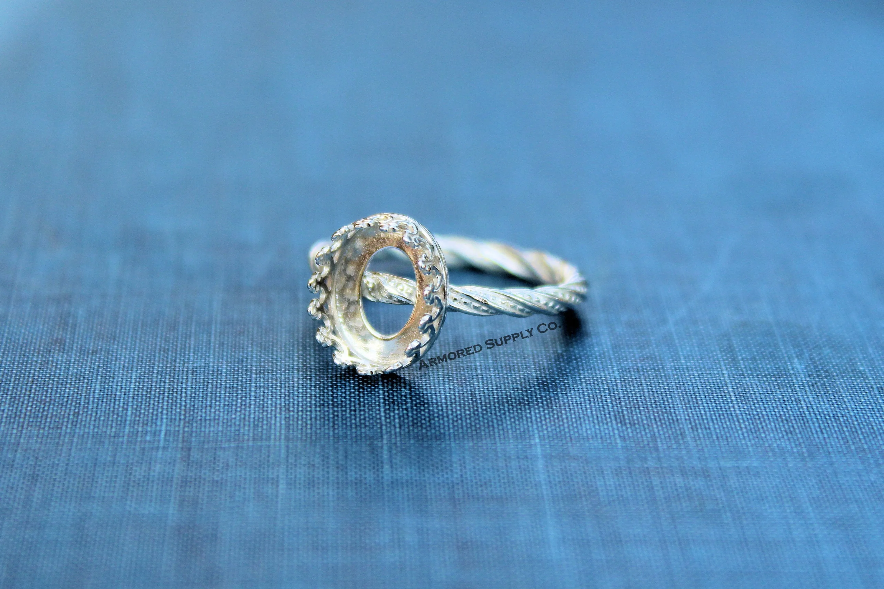 Silver Oval Crown Bezel Cup Dotted Ring blank