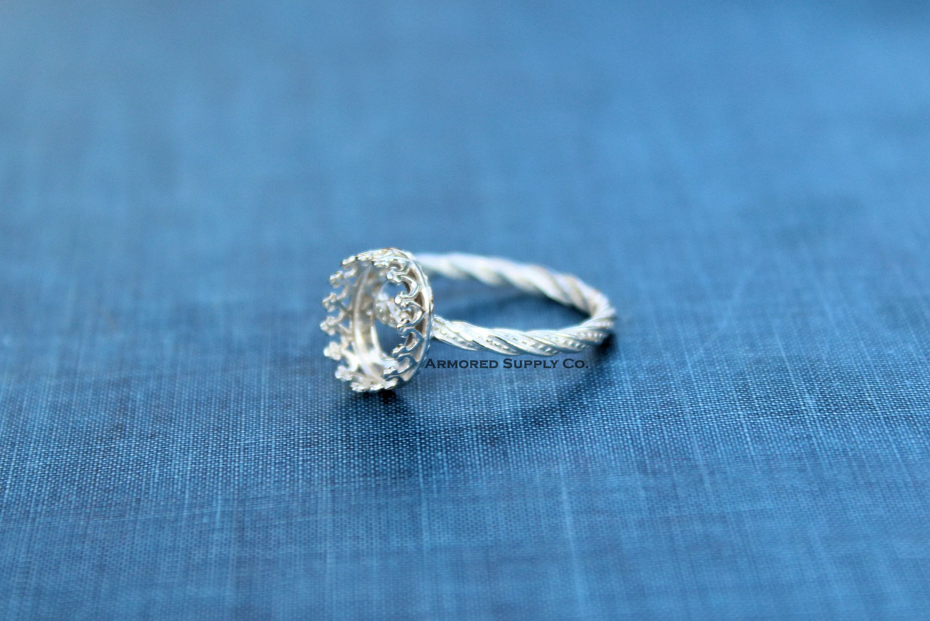 Silver Oval Crown Bezel Cup Dotted Ring blank