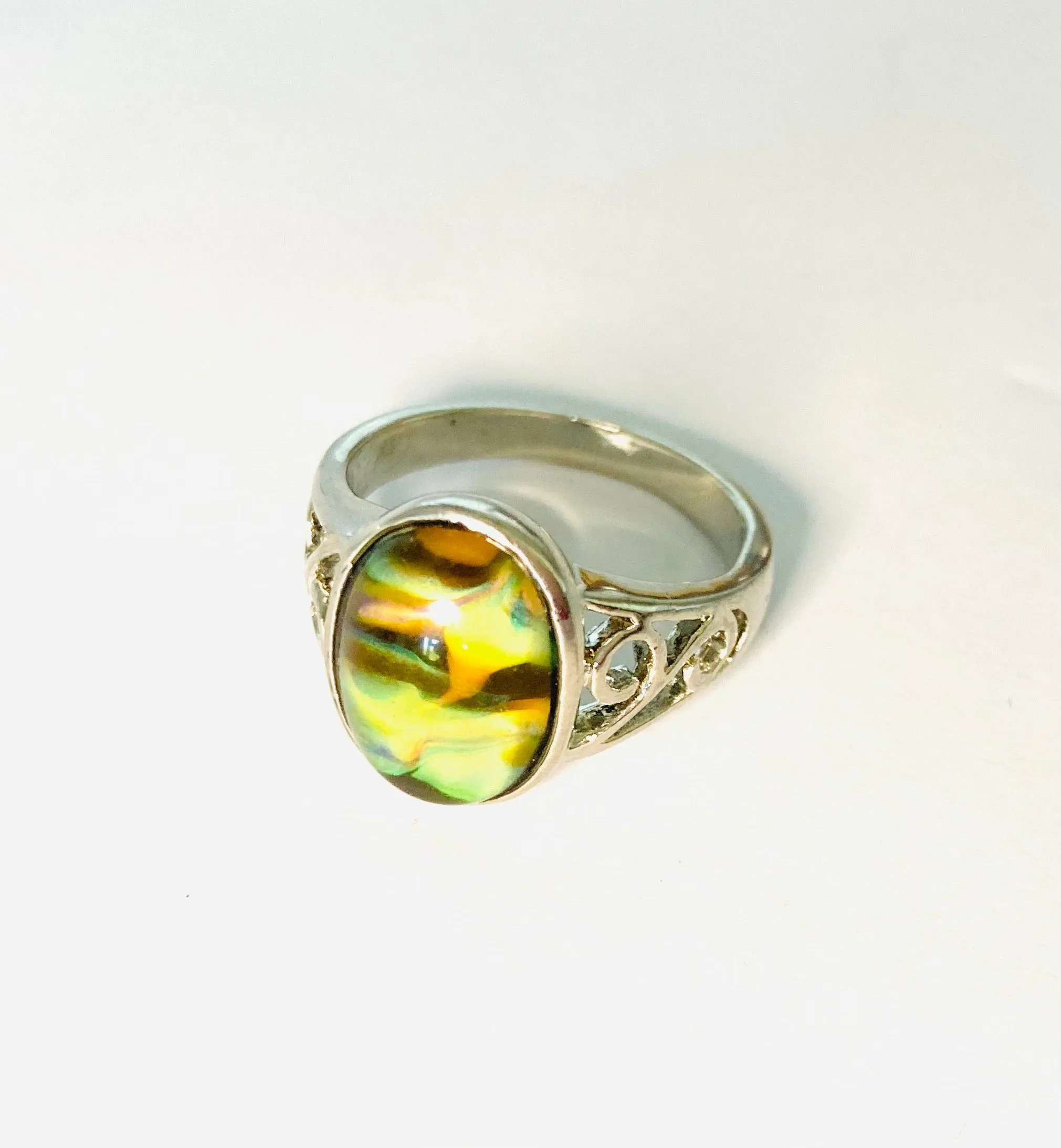 Swirl Oval Mood Ring Size 8.5 / 9