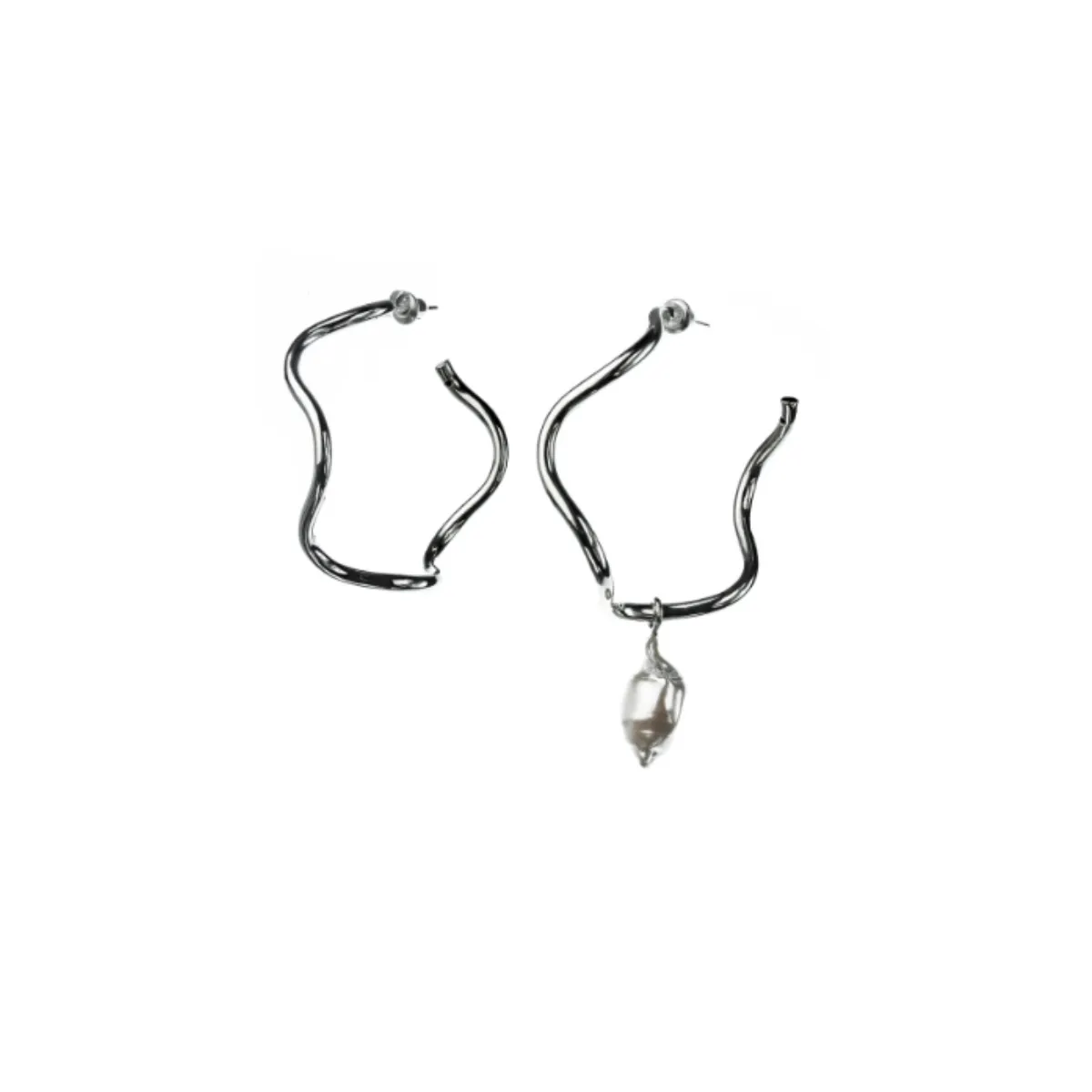 Wavy Rings with a Baroque Pearl