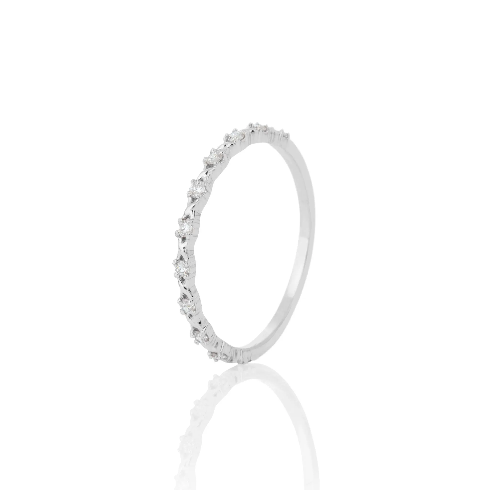 Women's diamond ring